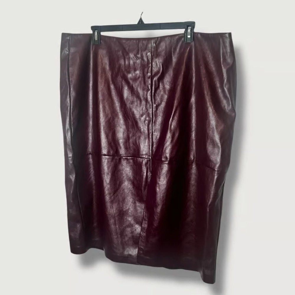 Edited x Hunter McGrady Burgundy Faux Leather Midi Skirt Size 24W New